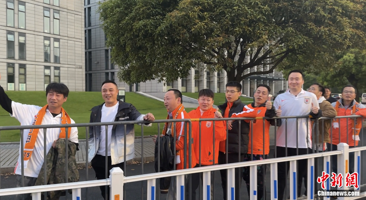 从未改变的热爱驱动中国足球再出发：走进场馆