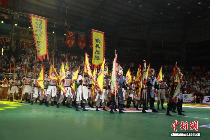 广西首届县BA男子篮球联赛在河池东兰开幕，展现