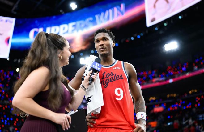 快船主场力克公牛 马瑟琳爆发助队稳居西部第八