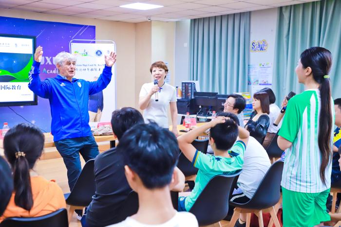 米卢：快乐足球理念仍适用于中国足球青训发展