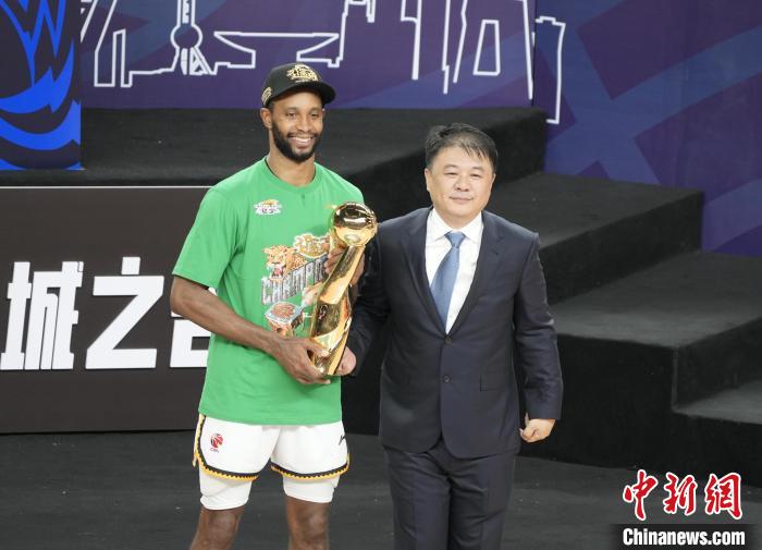 辽宁男篮横扫新疆卫冕CBA总冠军 三连冠创历史