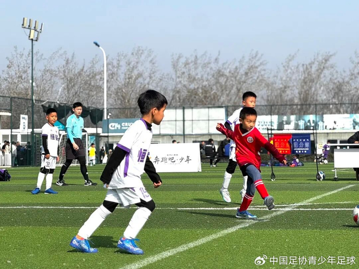 2026年天津青少年足球联赛全面启动 激发津门绿茵
