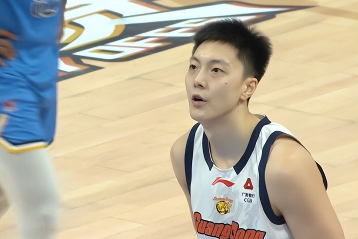 CBA季后赛8进4：山东惜败上海，广东不敌北京，阵